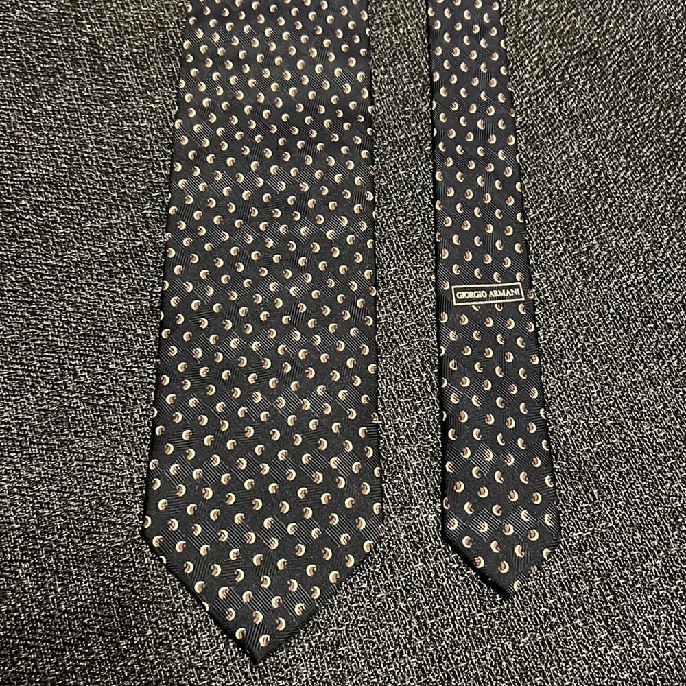 Giorgio Armani Silk Tie in Black and Crescent Pattern